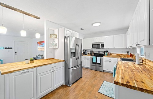 New Smyrna Beach House | Bright and Spacious Entire House, sleeps 6-7, minutes from the beach.