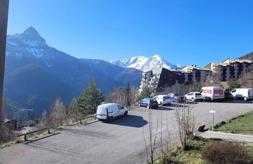 Pra Loup Apartment | Bright and spacious studio for 4 people, balcony and beautiful view of the valley