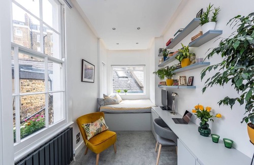 Warwick Apartment | Bright and stylish flat in Central London
