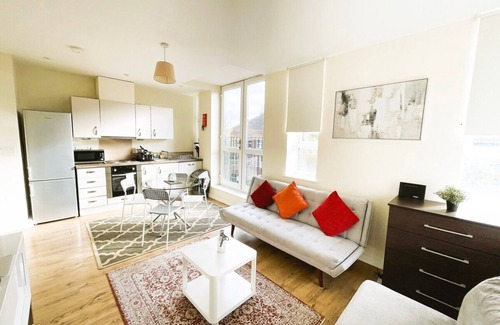 Maidstone Apartment | Bright and Sunny 2bedroom apartment in Maidstone near town centre