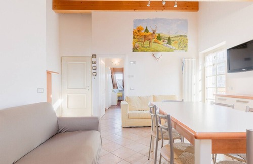 Grauno Apartment | Bright apartment a stone's throw from the woods