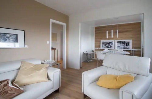Skagastrond Apartment | Bright Apartment in Skagaströnd