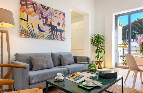 Santa Cruz Apartment | Bright Apartment in Sta Cruz Quarter Sta Teresa V