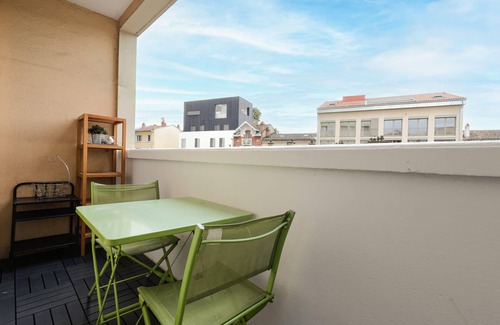 Le Busca Apartment | Bright apartment overlooking the Canal du Midi