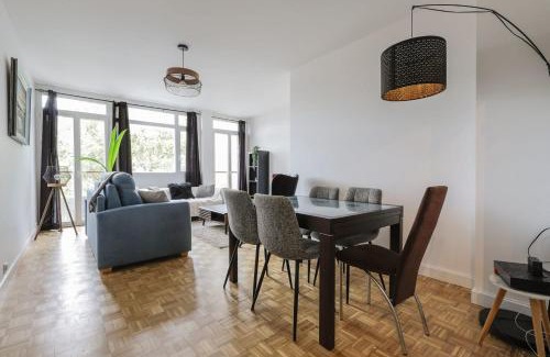 Le Busca Apartment | Bright apartment overlooking the Canal du Midi