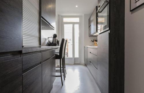 Le Busca Apartment | Bright apartment overlooking the Canal du Midi