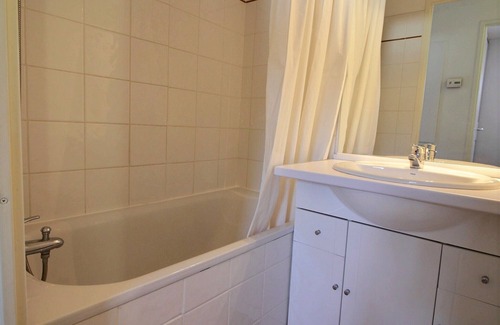 Saint-Etienne-en-Devoluy Apartment | Bright apartment with balcony close to ski slopes
