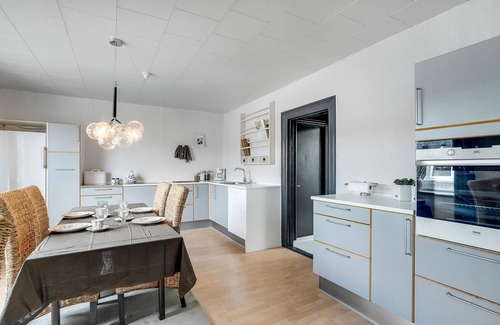 Snedsted Apartment | Bright apartment with whirlpool in a quiet location.