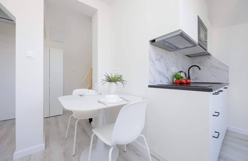Powisle Apartment | Bright Apartments with Air Conditioning Near the Copernicus Science Center in Wa