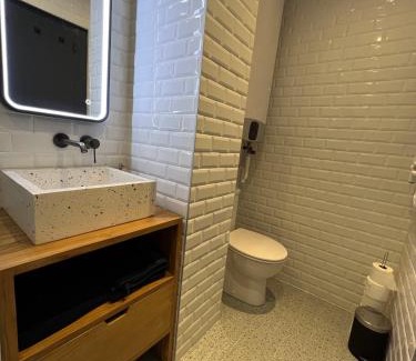 Bayeux Apartment | Bright Apt 70m2 in Bayeux historic center w Pkg
