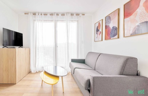 Champigny-sur-Marne Apartment | Bright apt with balcony -6P-Proche Disney/Paris