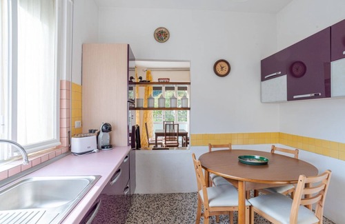 Barni Apartment | Bright apt with 2 bedrooms, balcony!