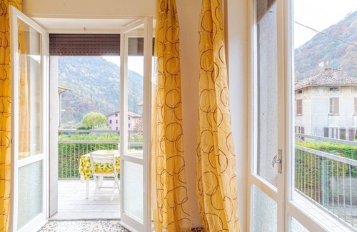 Barni Apartment | Bright apt with 2 bedrooms, balcony!