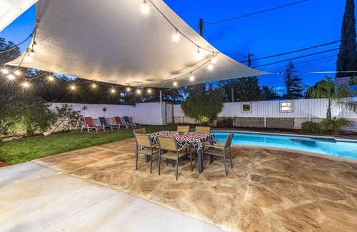 Tarzana House | *Bright & Beautiful w/Pool, BBQ, Upscale Area*