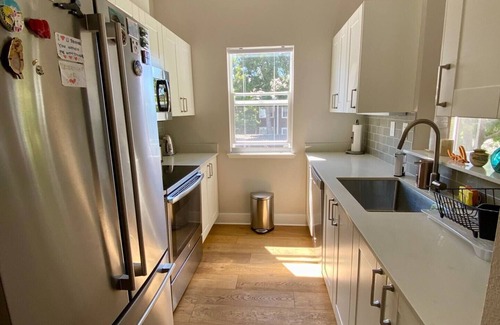 Richmond Condo | Bright, Beautiful Waterfront Luxury Condonn