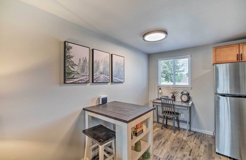 Buckley Apartment | Bright Buckley Apartment in the Heart of Town
