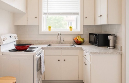 Regina Apartment | Bright & Budget-Friendly 2BR |Superstore & Parks