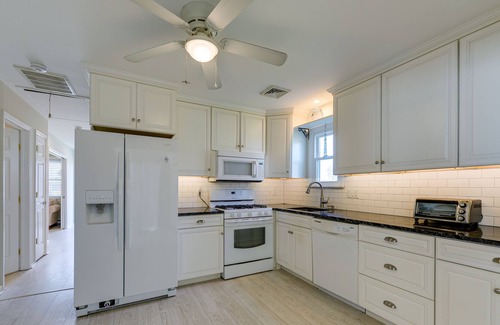 Village Green House | Bright Cape May Vacation Rental < 1 Mi to Ocean