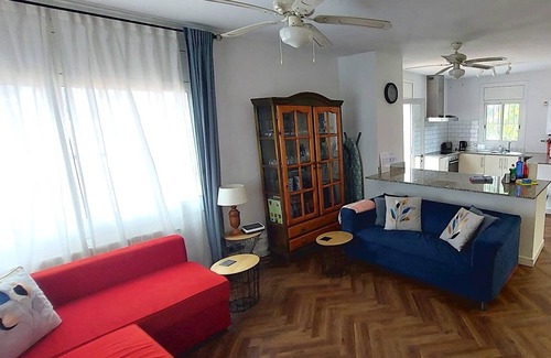 Sant Pere de Ribes Ski Chalet | Bright Casa Els Cards close to Sitges, A/C