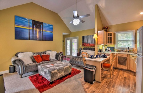 Western Branch North Cottage | Bright Chesapeake Home Near Shopping & Dining