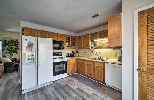 Villa West House | Bright College Station Abode: 3 Mi to Kyle Field