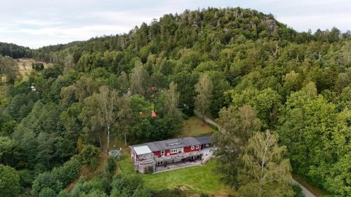 Oedsmal Apartment | Bright comfortable guest suite close to both swimming, nature and city