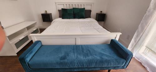 Tamarac House | Bright & Comfortable Private Room in a Family Home, Shared nice Bath