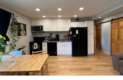Johnston Apartment | Bright & Comfy Private Entrnce Suite | 1-BR | Kitc