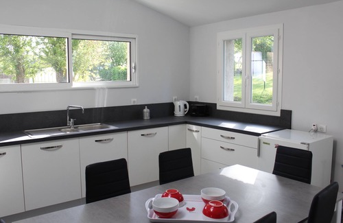 Moyenneville Cottage | Bright cottage with terrace and garden ideal for visiting the region
