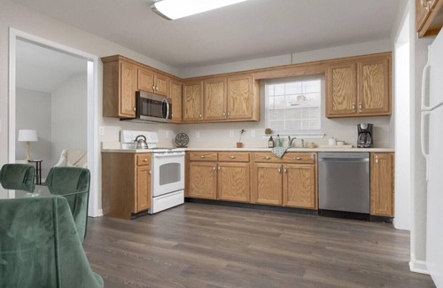 Rossville House | Bright & Cozy 3BR Home - Pets Welcome!