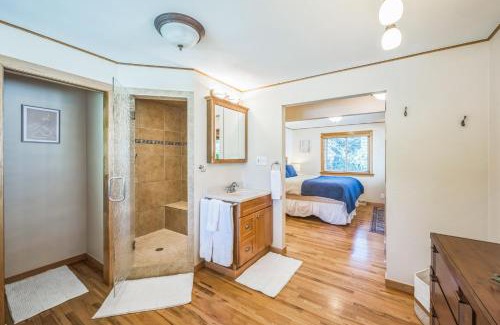 Littleton House | Bright & Cozy House Centennial Littleton 3 Bed 3 Bath