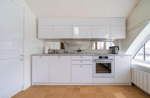Avoti Apartment | Bright Designer Apartment In City Centre