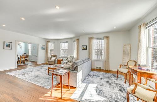 La Porte House | Bright Home Near Pine Lake with Deck and Yard