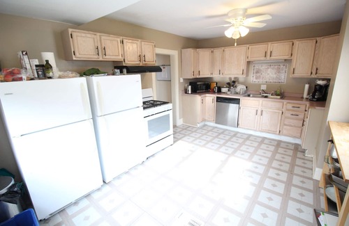 Urbana House | Bright Home with Excellent Urbana Location
