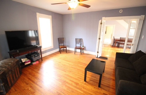 Urbana House | Bright Home with Excellent Urbana Location