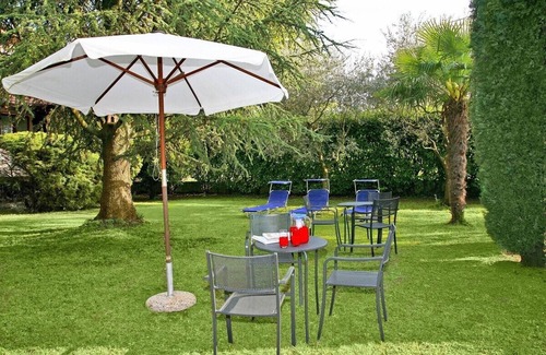 Colà Di Lazise Apartment | Bright lake view apartment near Lake Garda amusement parks