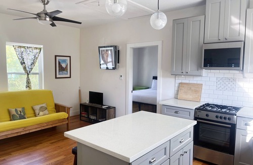 Greater Heights House | Bright Loft Apt w/pool Heights