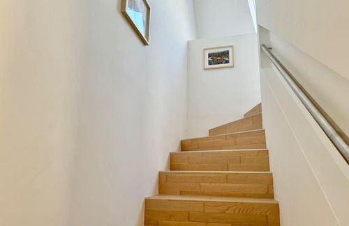 Grinzing Apartment | Bright Maisonette with Garden