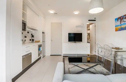 Auckland Central Business District Apartment | Bright & modern 1BR in Auckland CBD : Zodiak Stays