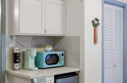 Inner Parkside House | Bright & Modern 2BR/2BA | Near SFSU & Transit
