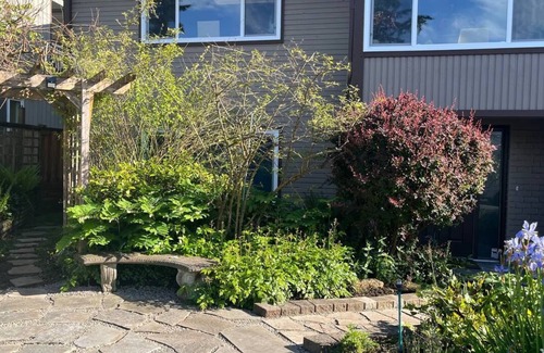Coquitlam House | Bright & Modern Burquitlam Suite – Quiet, Convenient, Nature‑Close