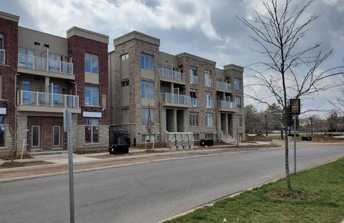 Beamsville Condo | Bright, Modern, Conveniently Located Condo