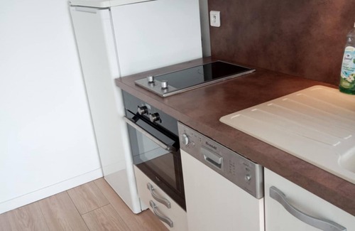 Greoux-les-Bains Apartment | Bright, modern apartment 10 minutes from the spa