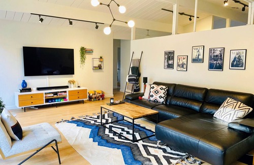 San Rafael House | Bright, modern Marin home nestled between San Francisco & Napa Valleyn