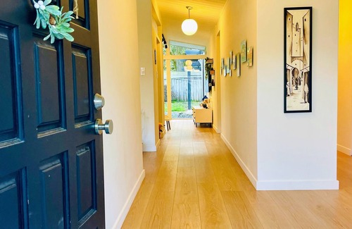 San Rafael House | Bright, modern Marin home nestled between San Francisco & Napa Valleyn