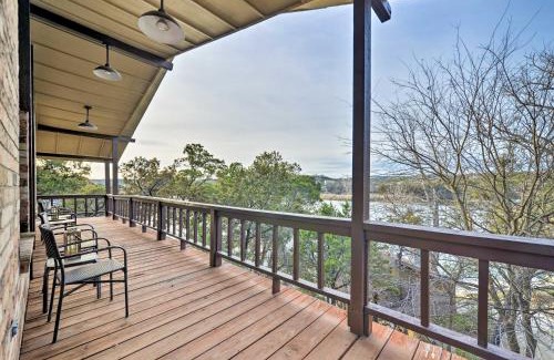 Granbury House | Bright n Breezy Waterfront Lake Granbury Getaway!