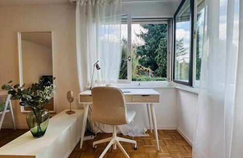 Wurenlos Apartment | Bright newly furnished apartment with workspace and garden area near Zurich