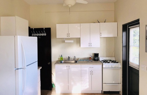 Estate Enighed Apartment | Bright Ocean View Studio - AC, Wi-Fi, generator 5 Mins to Cruz Bay