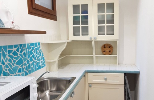 Santa Reparata Apartment | Bright one-bedroom apartment with sea view a few steps from the beach