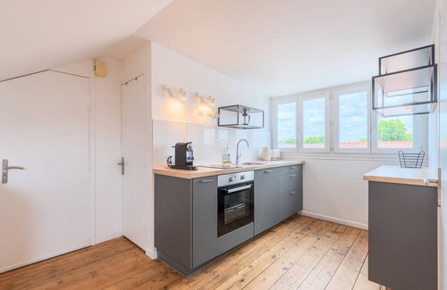 Wazemmes Apartment | Bright one bedroom next to Wazemmes market